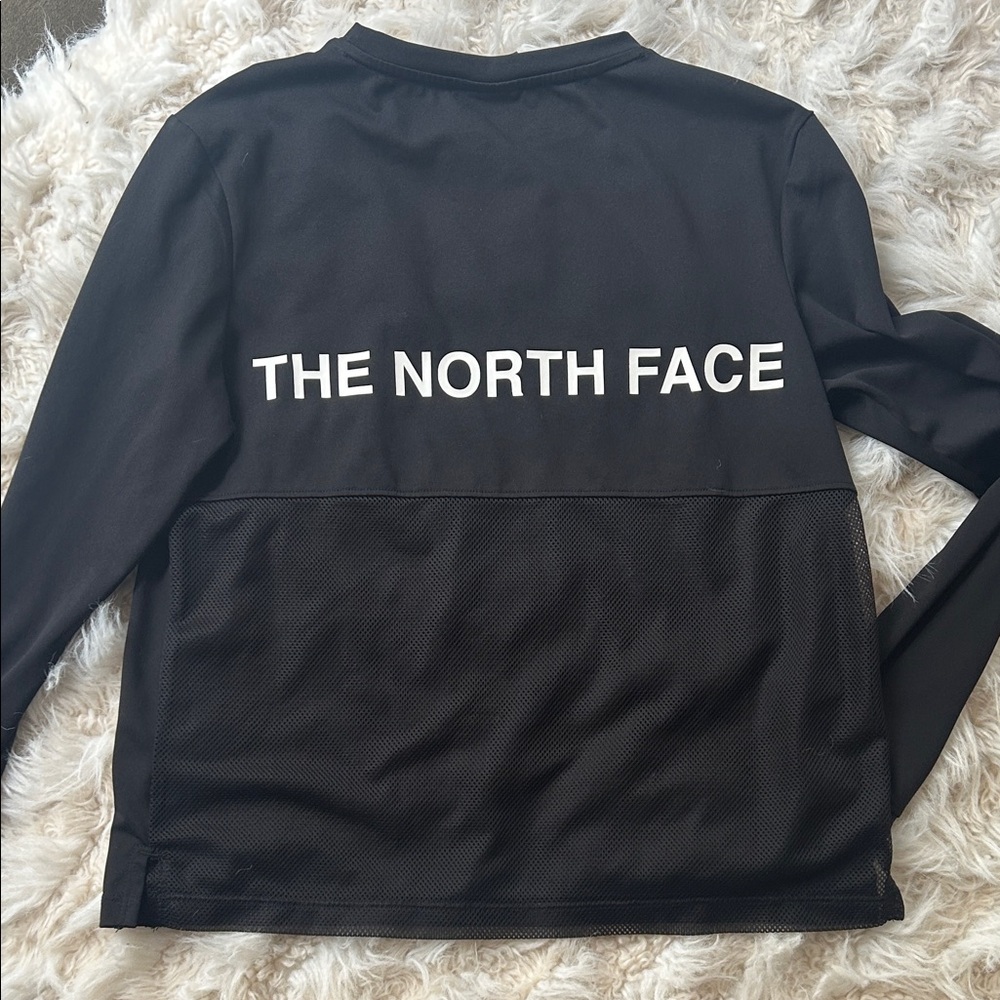 NWOT The North Face Women’s Black Long-Sleeve Top w/ Mesh Detail Size S